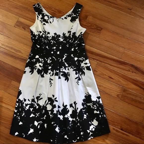 White House Black Market Dresses & Skirts - White House Black Market Pleated Fit & Flare Dress